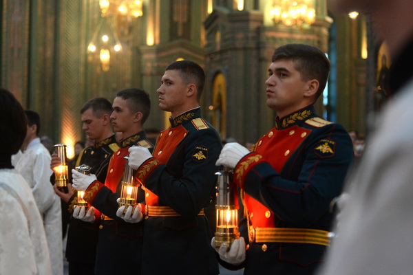 Частицы Вечного огня с Могилы Неизвестного солдата отправили из Главного храма ВС РФ в военные округа