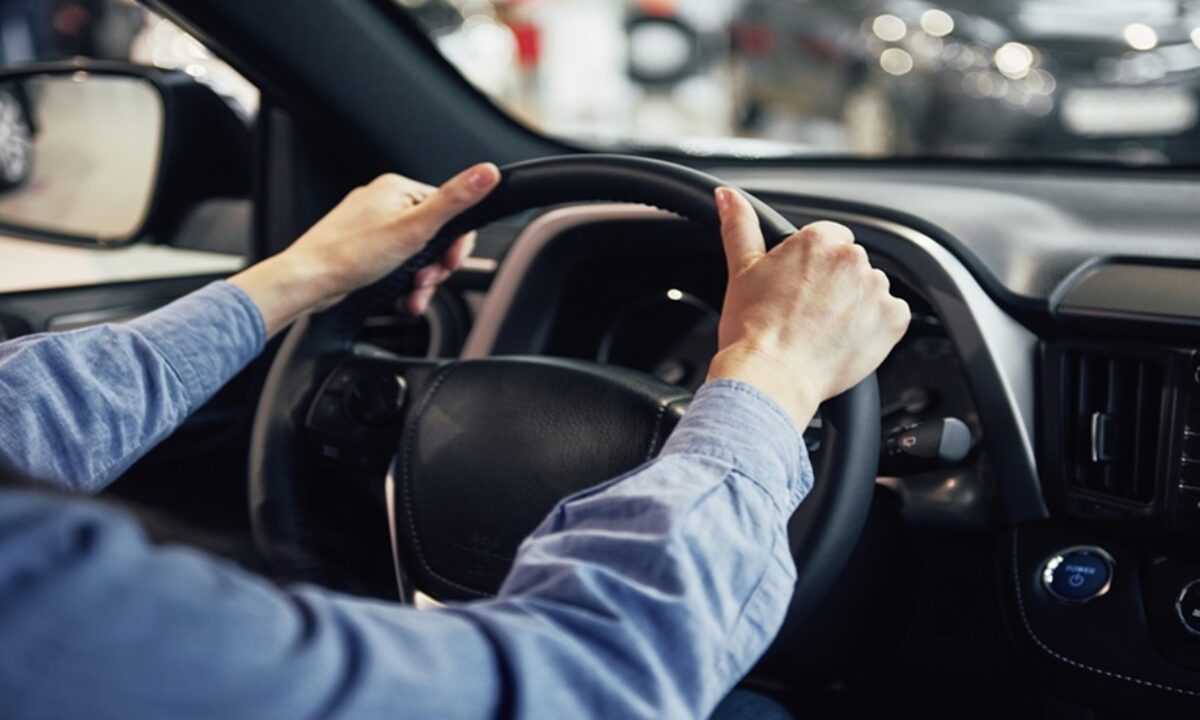 ГИБДД Подмосковья предложила автомобилистам проверить свои знания ПДД онлайн