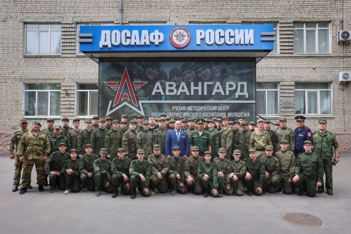 Вячеслав Калинин принял участие в выпуске курсантов Центра 