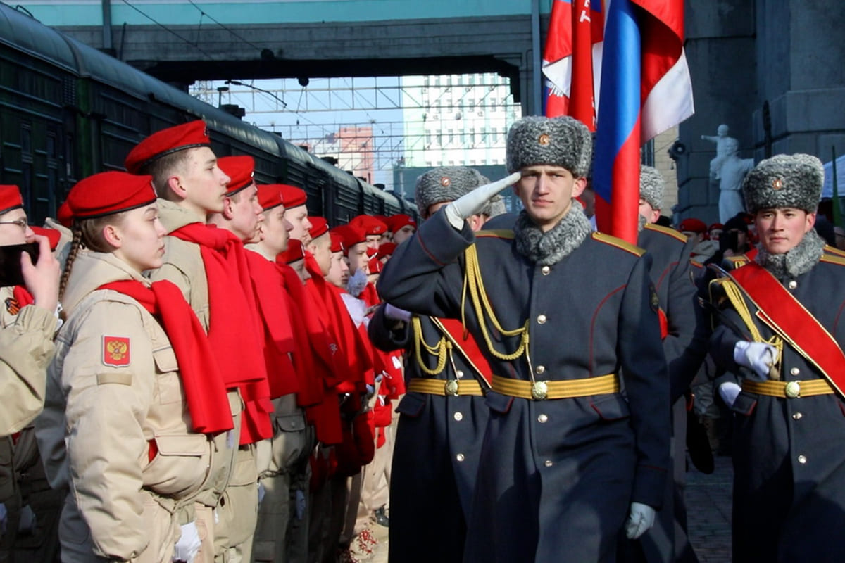 Более 9,5 тыс. человек посетили агитпоезд Минобороны 