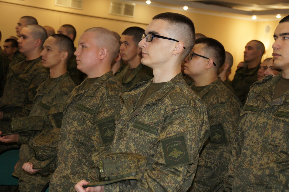 В Башкирии состоялась первая отправка воинского эшелона с новобранцами весеннего призыва