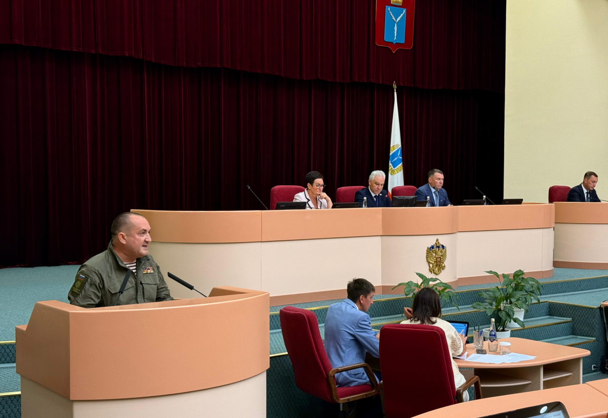 Калинин предложил меры борьбы с бедностью в Саратовской области