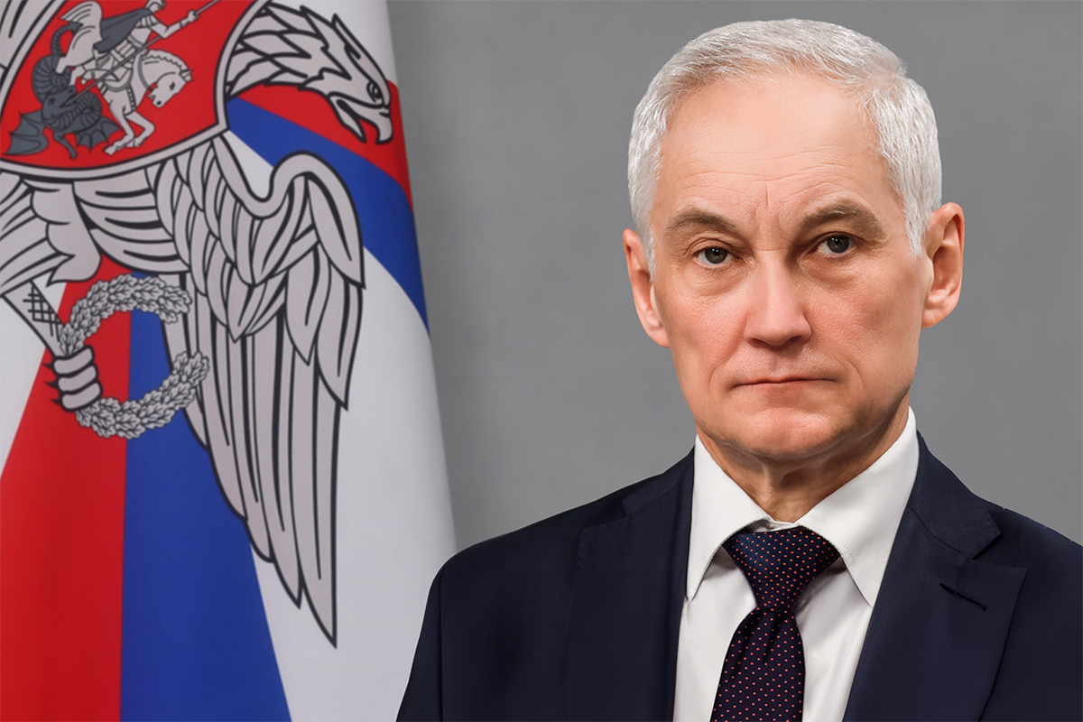 Министр обороны РФ поздравил военнослужащих гвардейского соединения ВДВ, проявивших мужество и отвагу при освобождении населенного пункта Часов Яр Донецкой Народной Республики