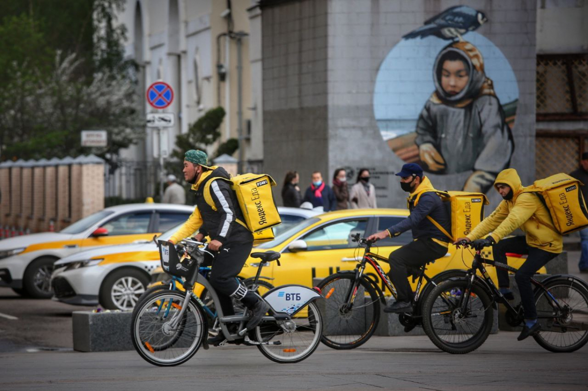 Бенефициары дешёвого труда: кто на самом деле зарабатывает на миграции?