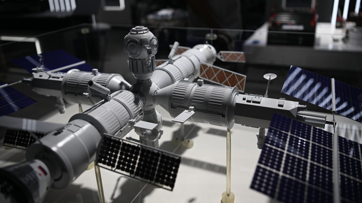 На Российской орбитальной станции с 2027 года начнут использовать автономного робота-инспектора